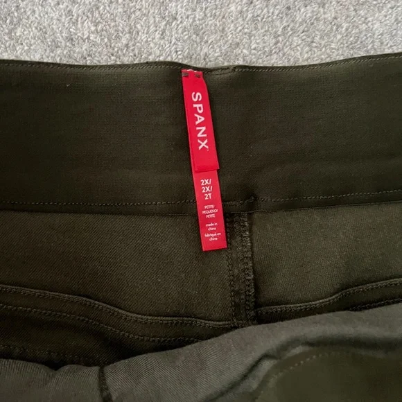 SPANX Stretch Twill Cropped Wide Leg Pants - Picture 5 of 5